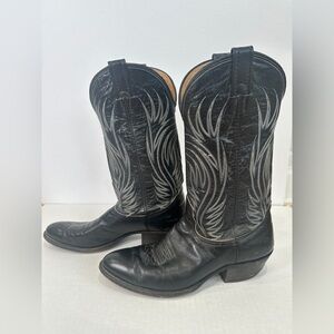 Nokona cowboy boots mens 10.5 Black pointed toe embroidered USA made 49504 6501